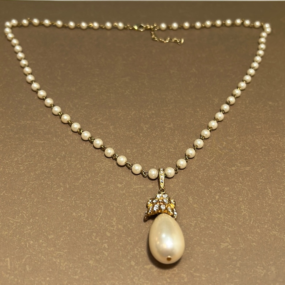 Kenneth Jay Lane Pearl Necklace